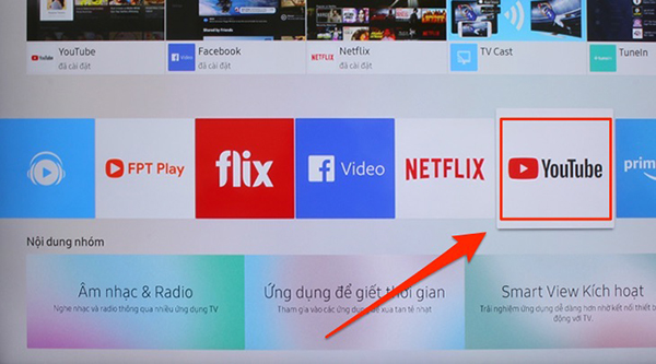 Mở ứng dụng youtube trên tivi.