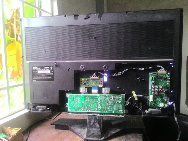 Nguyên nhân của TV bị nhiễm từ 
